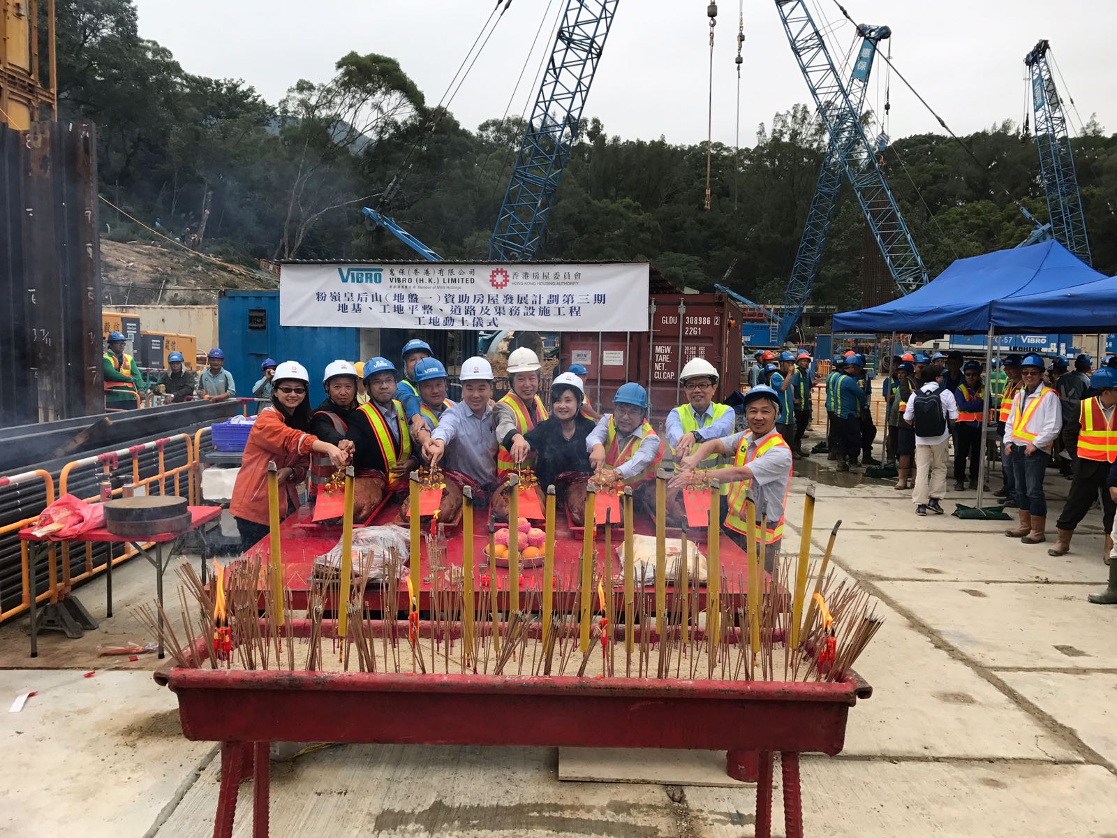 Roasted pig cutting ceremony